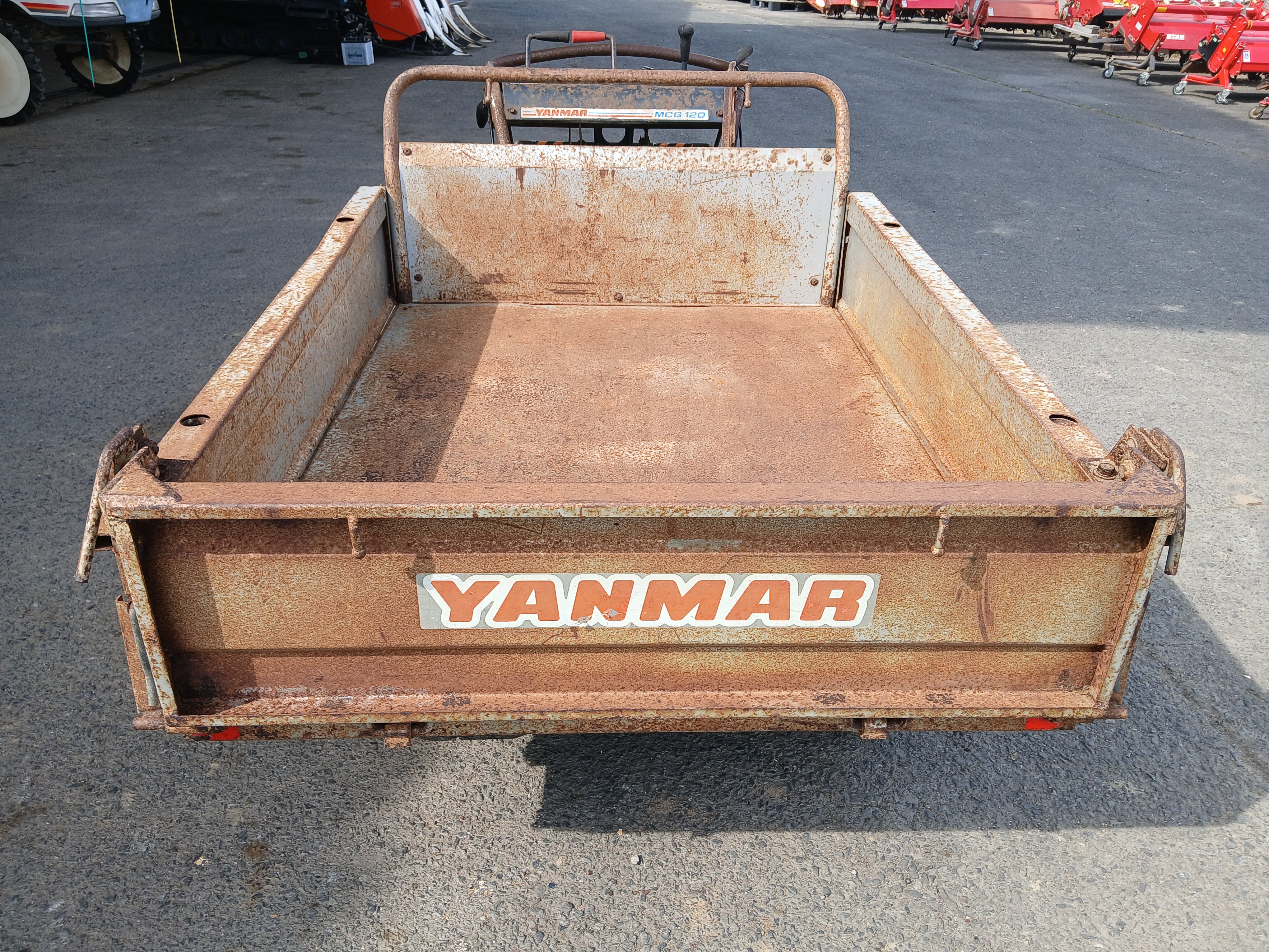 ヤンマー　歩行型運搬車 運搬車｜製品・サービス｜農業｜ヤンマー