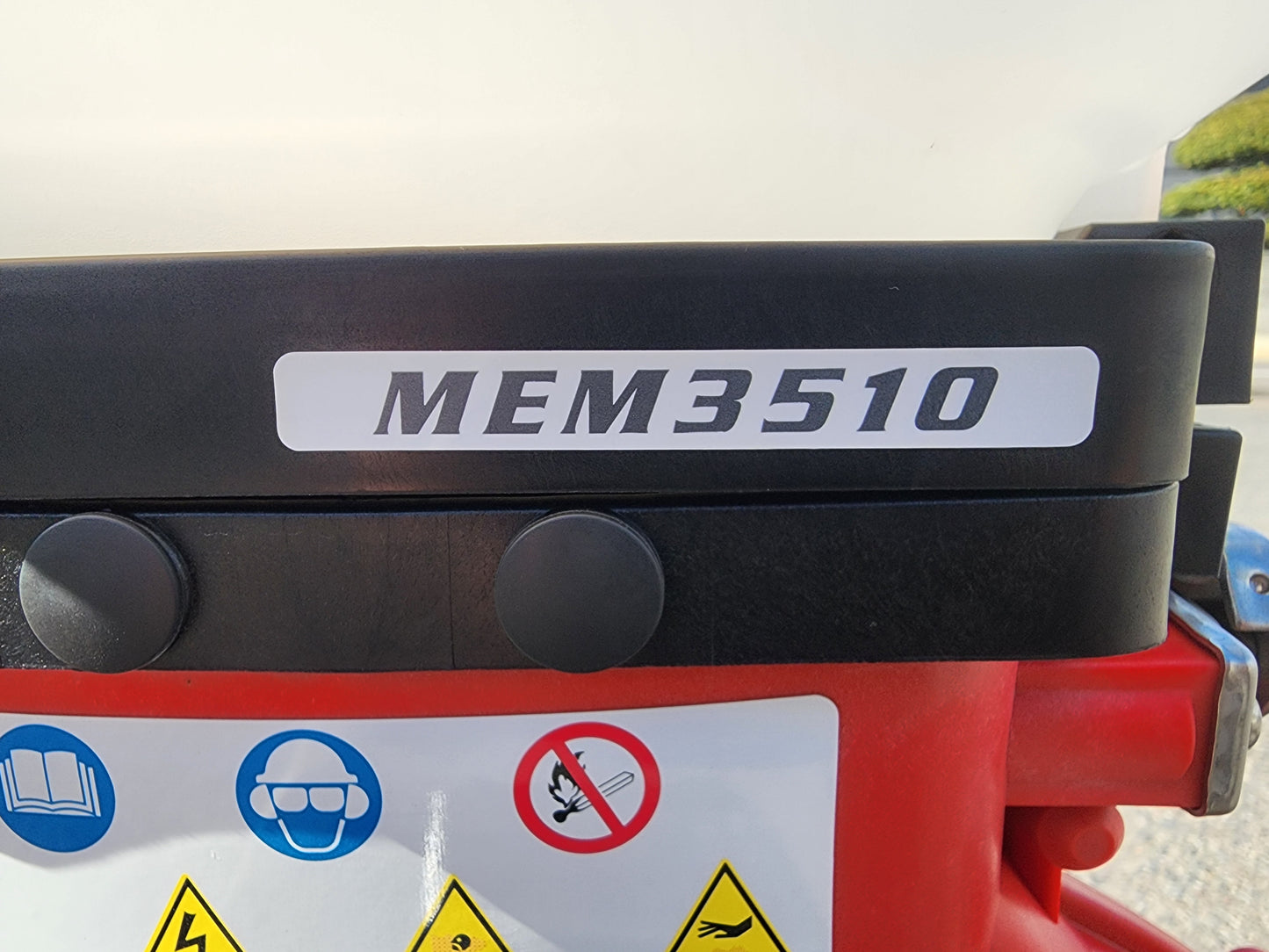 マルナカ　中古　背負式動力散布機　MEM3510