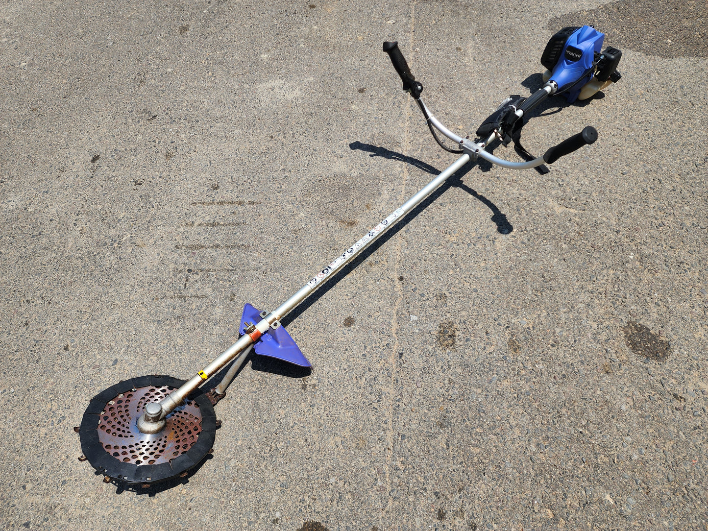 日立　中古　刈払機　FCG24EASP
