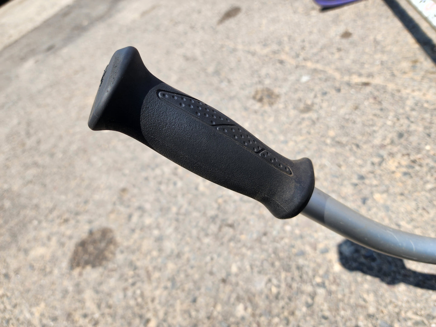 日立　中古　刈払機　FCG24EASP