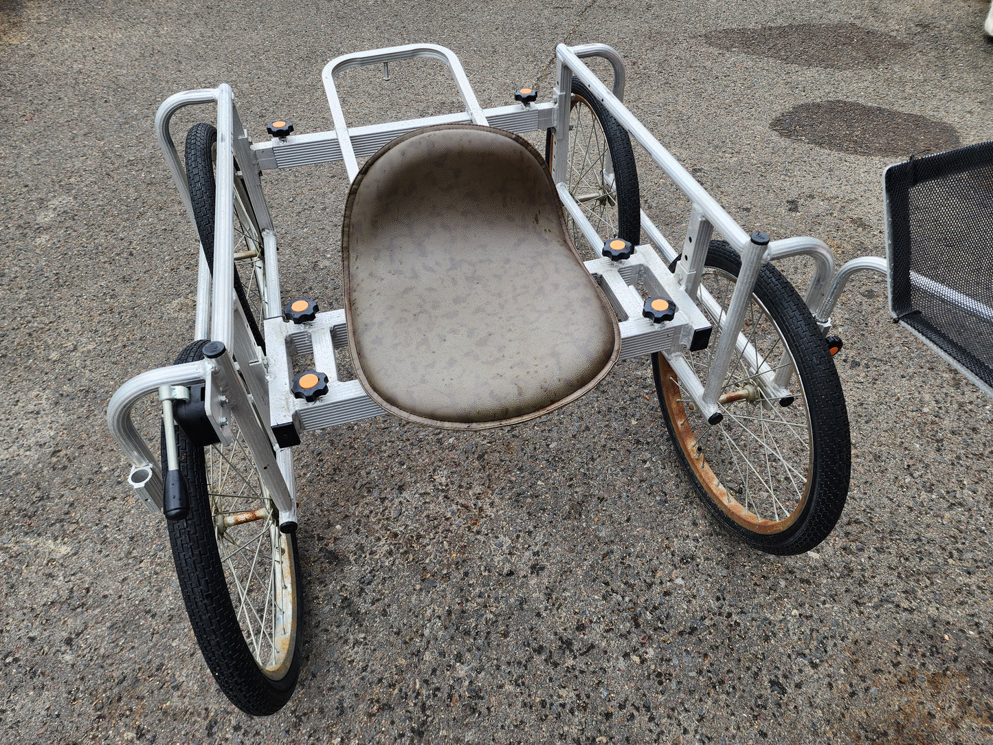 ハラックス　中古　乗用植付作業車（アルミ）　NKS-1100