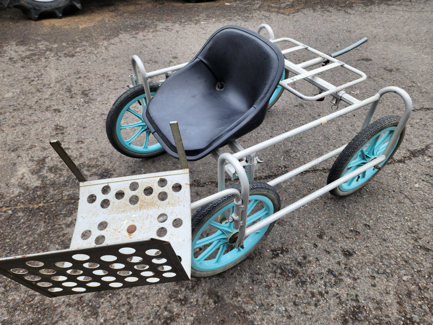 不明　中古　乗用植付作業車（アルミ）　不明　