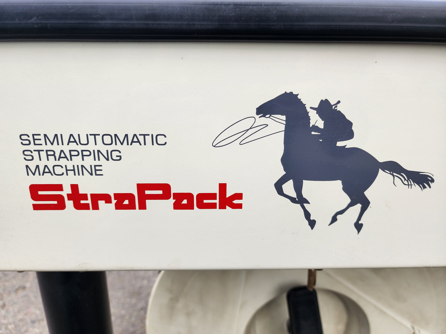 ストラパック　中古　半自動梱包機　D-52
