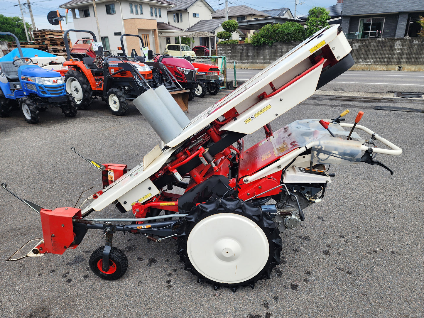 ヤンマー　中古　甘藷つる切機　HH10