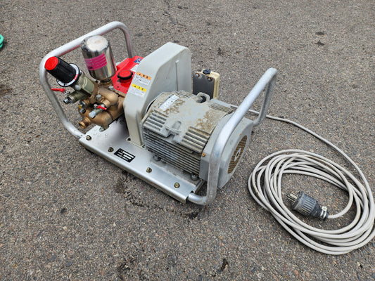 共立　中古　エンジンポンプ　HP403