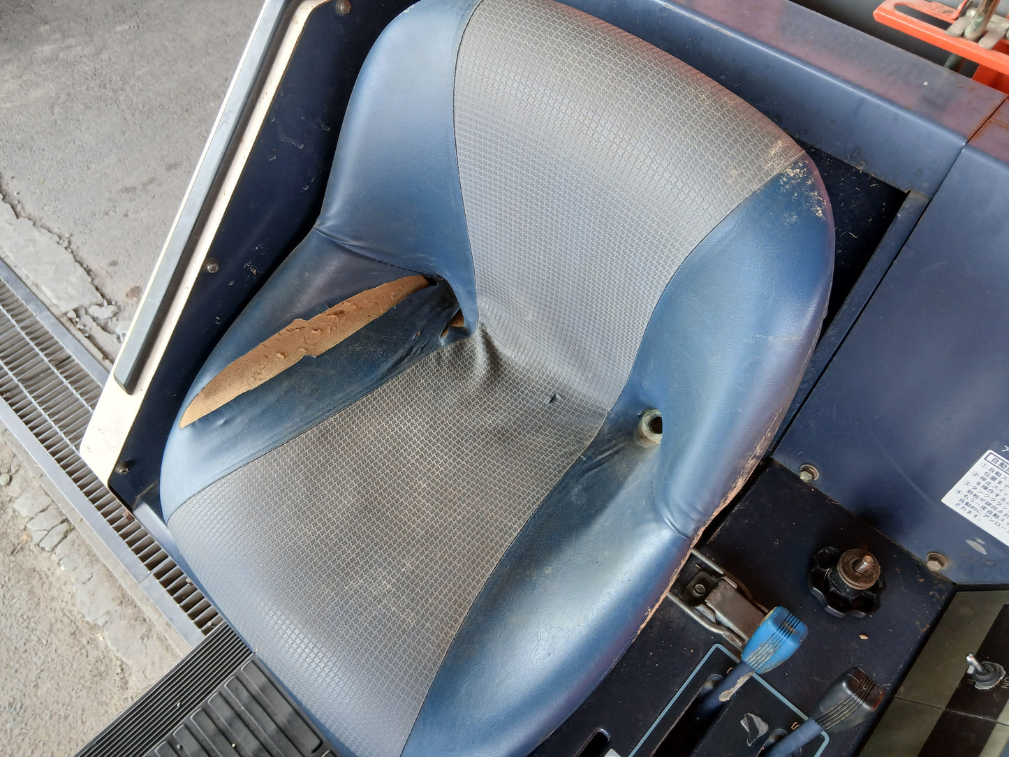 クボタ　中古　コンバイン　R1-241G　【宮城2977】