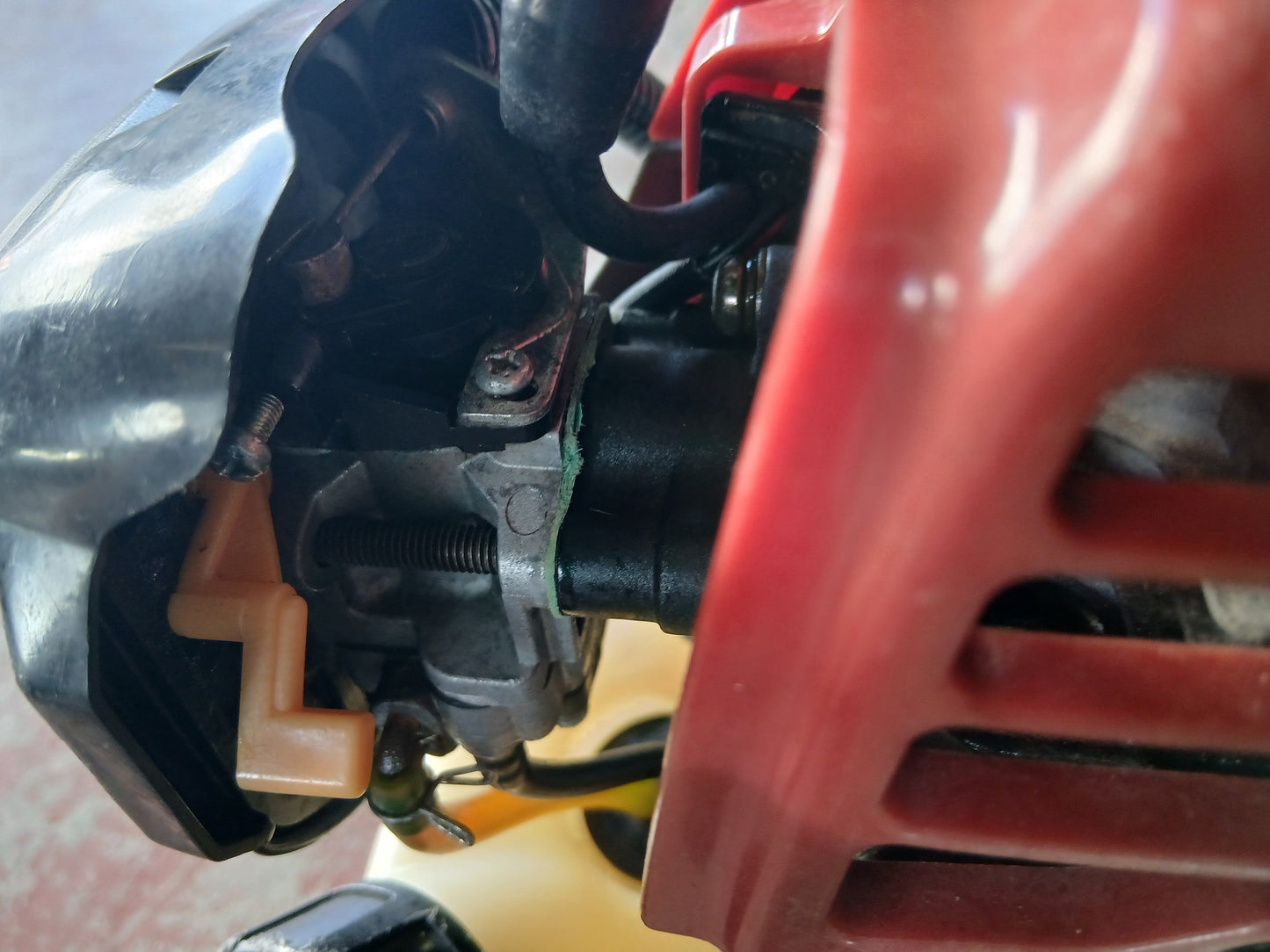 ゼノア　中古　刈払機　TR2610EZ　【宮城3001】