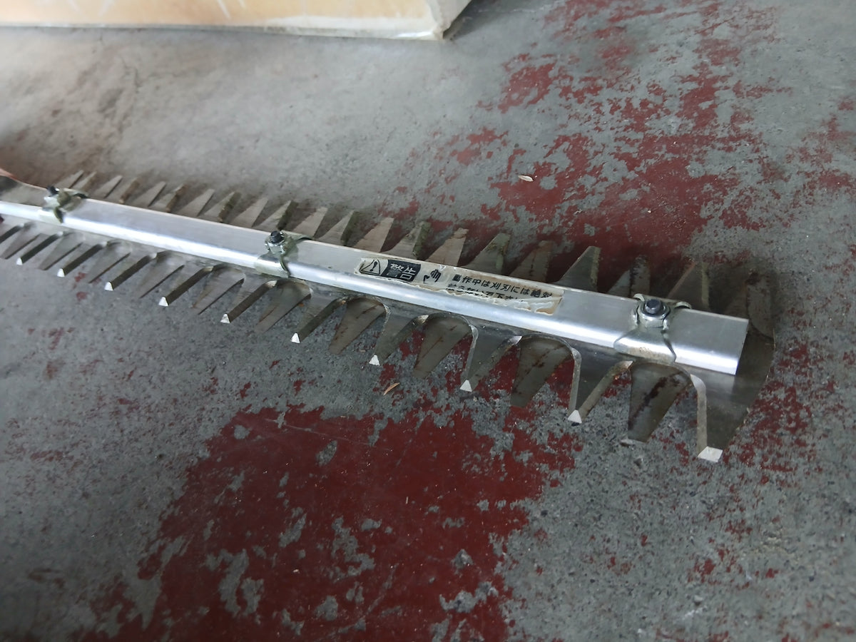 ニシガキ 中古 刈払機取付バリカン 刈太郎400 N-833 【宮城3248】
