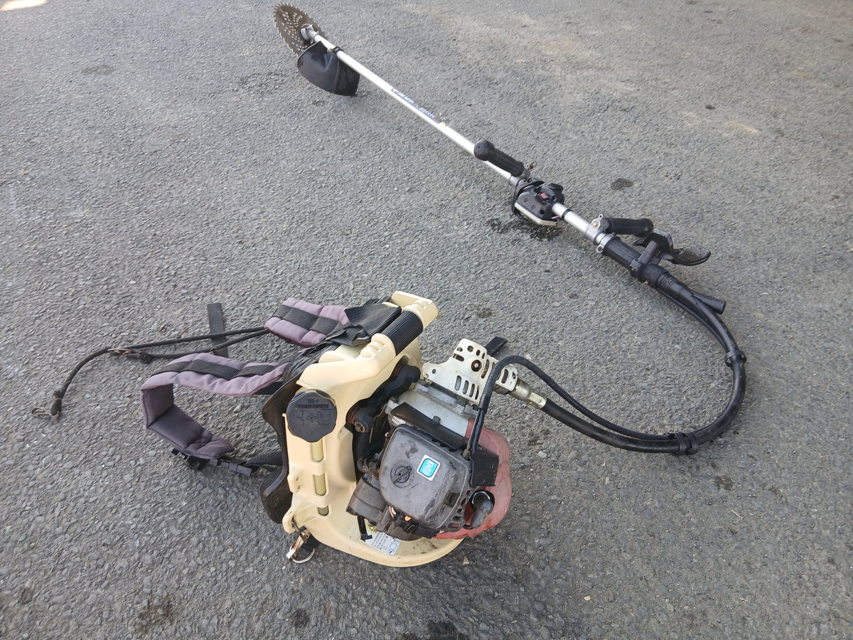 ゼノア　中古　背負式刈払機 BK2650Hb 【宮城3243】