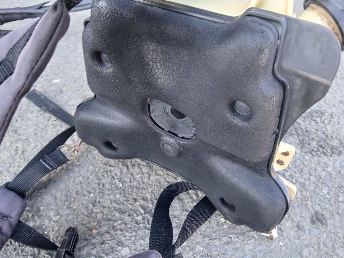 ゼノア　中古　背負式刈払機 BK2650Hb 【宮城3243】