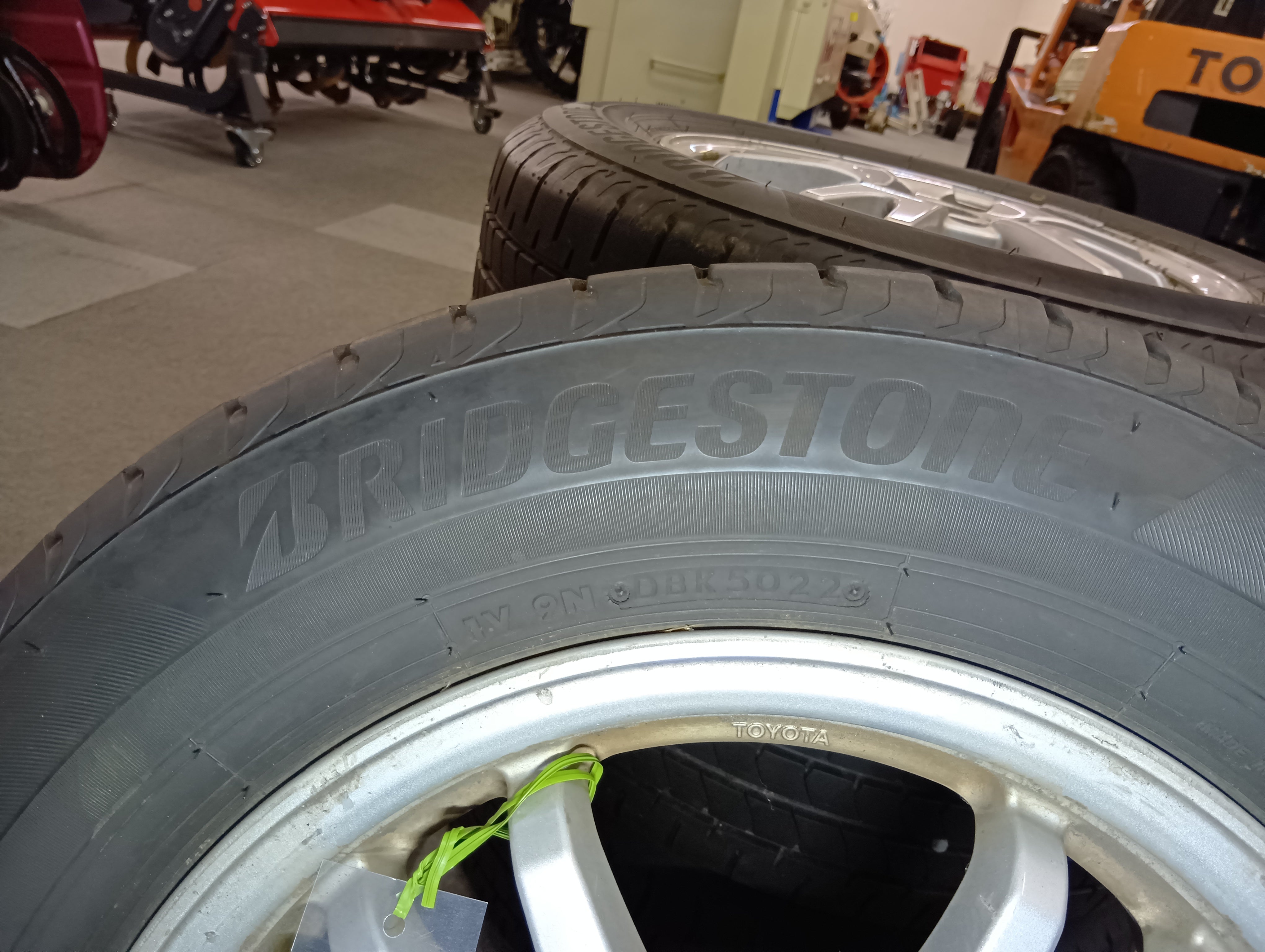 トヨタ 中古 アルミホイール付タイヤ 195/65R15 91H【 岩手店 5】 – 農