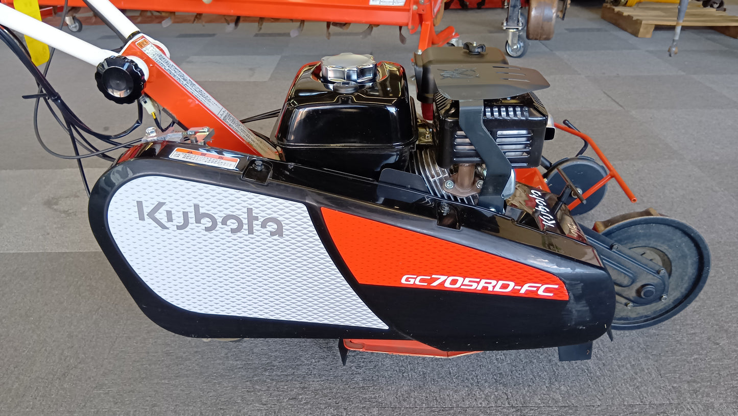 クボタ　中古　畦畔草刈機　GC705RD-FC　【岩手店494】