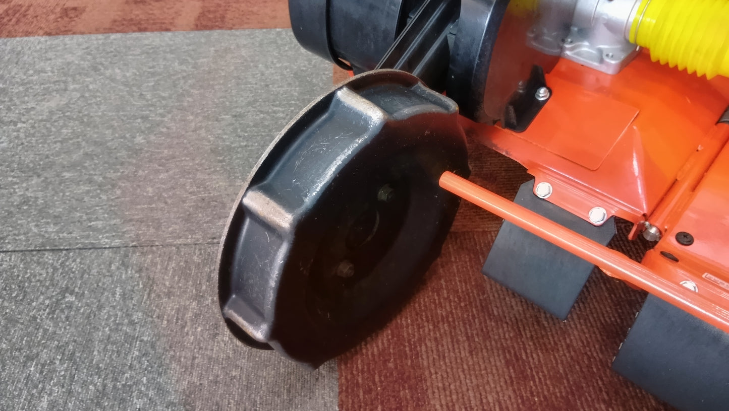 クボタ　中古　畦畔草刈機　GC705RD-FC　【岩手店494】