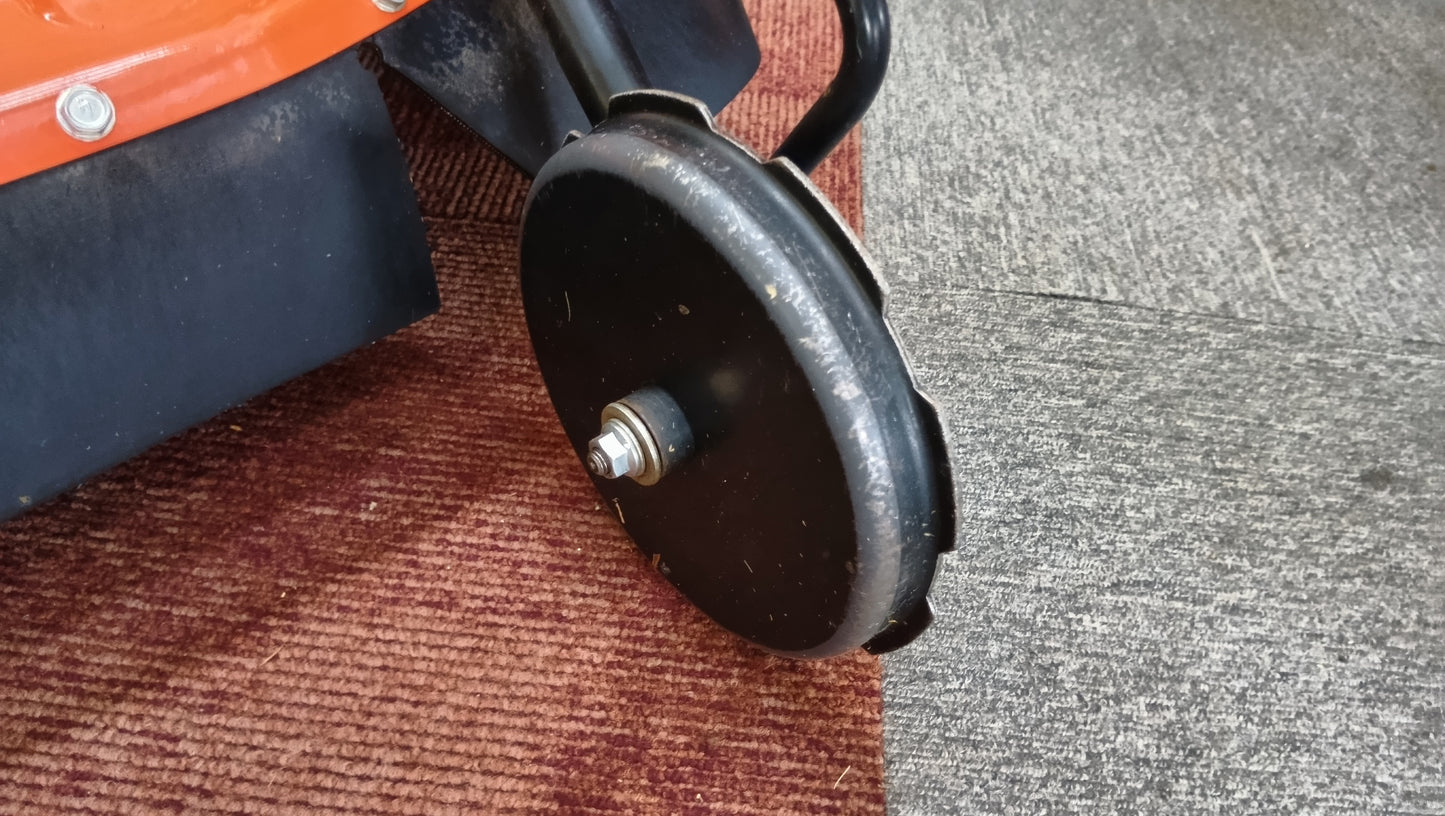 クボタ　中古　畦畔草刈機　GC705RD-FC　【岩手店494】