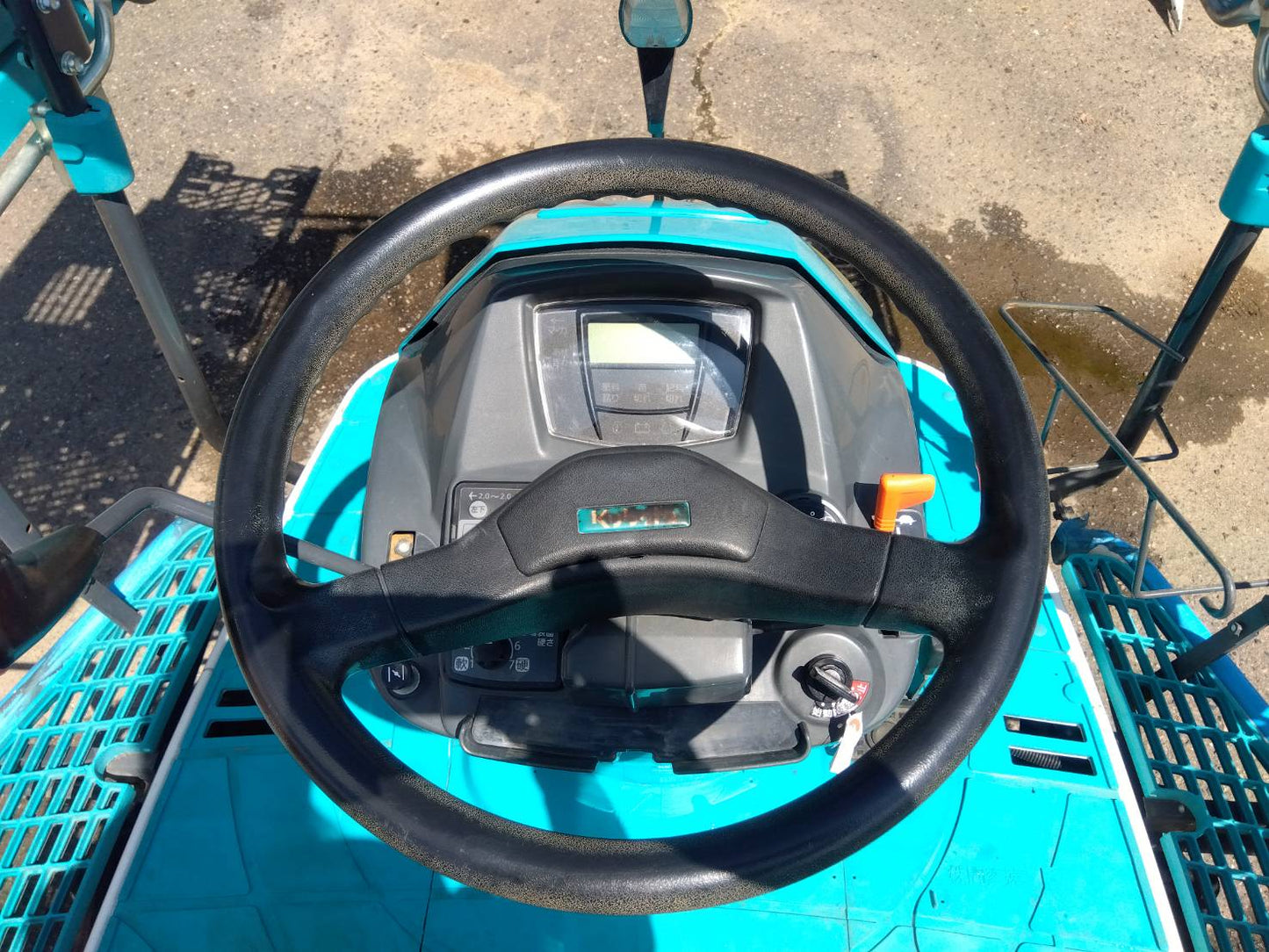クボタ　中古　田植機　６条　ZP65