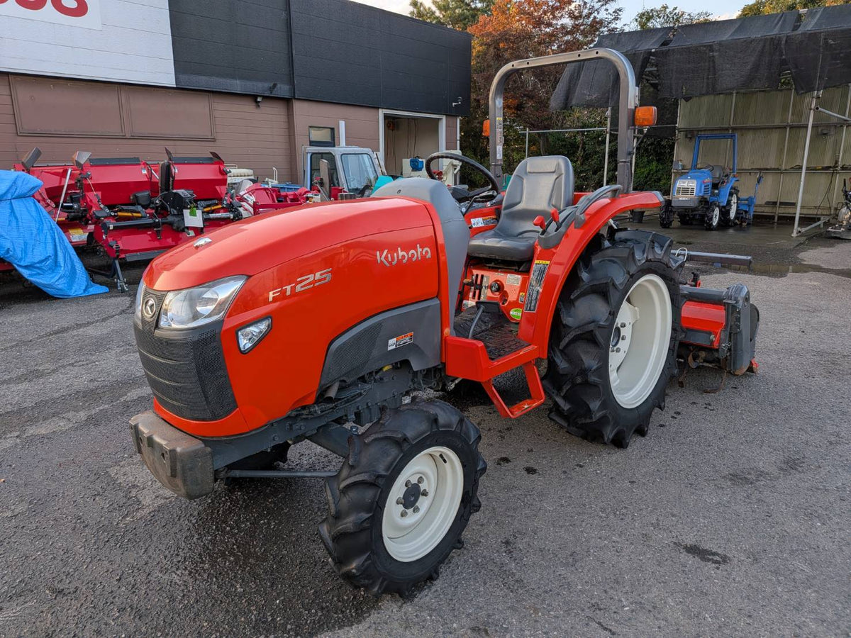クボタ　中古　トラクター　25馬力　513時間　FT25BMAJPP
