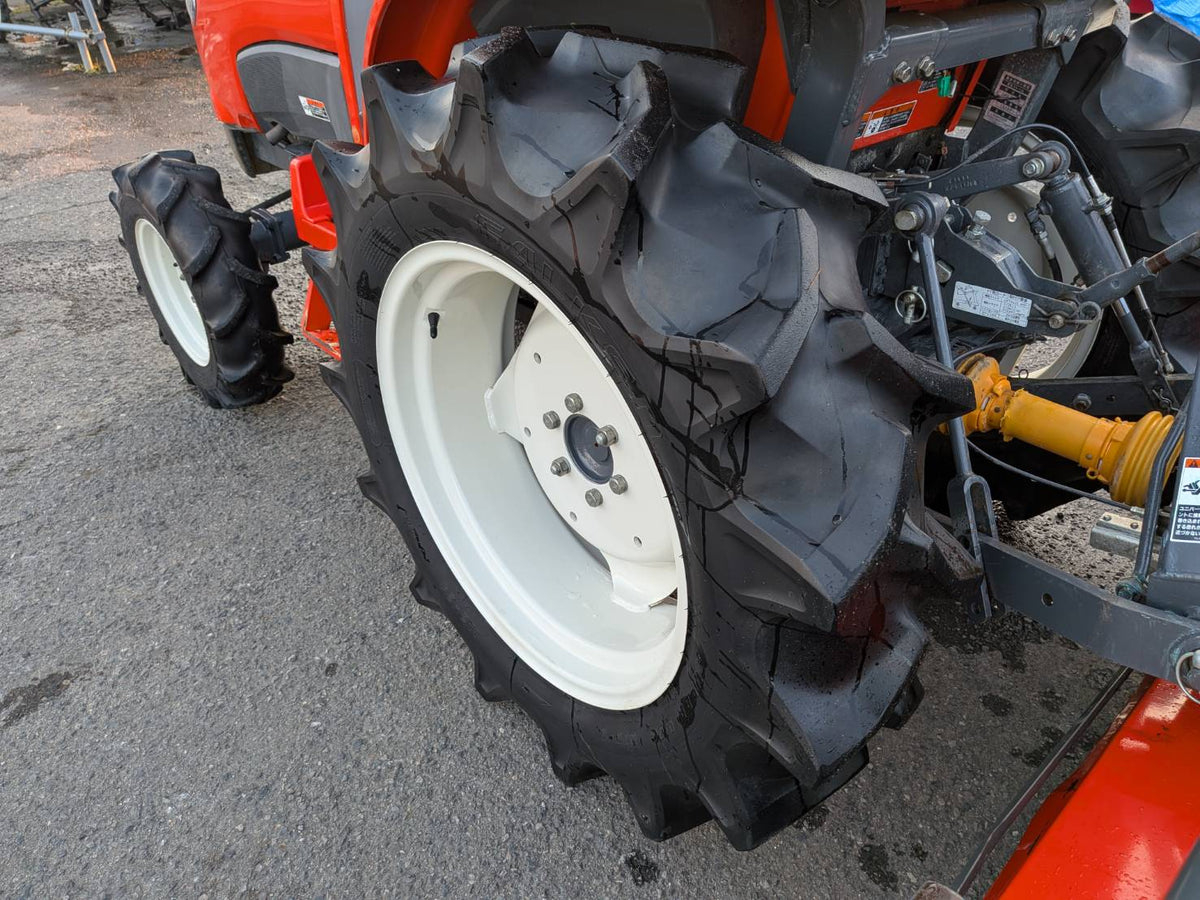 クボタ　中古　トラクター　25馬力　513時間　FT25BMAJPP