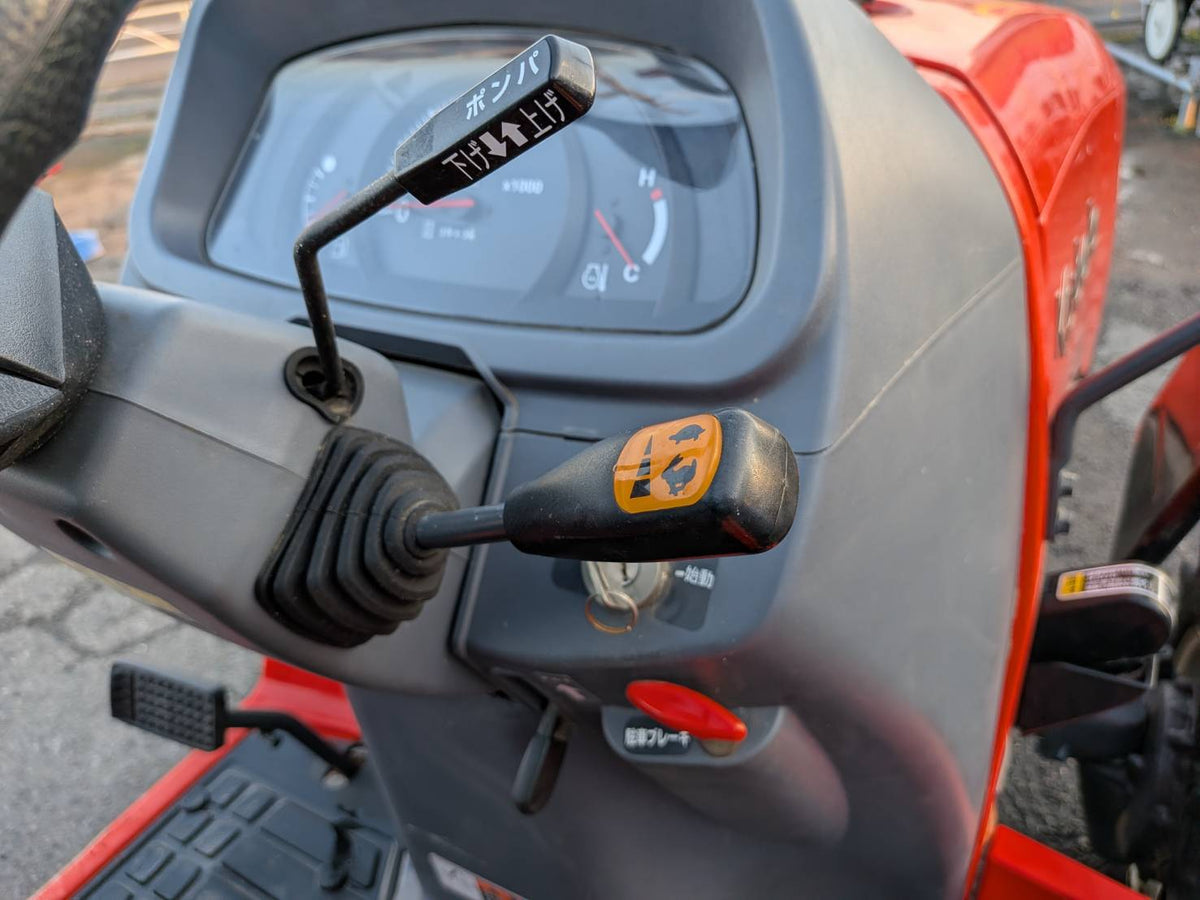 クボタ　中古　トラクター　25馬力　513時間　FT25BMAJPP