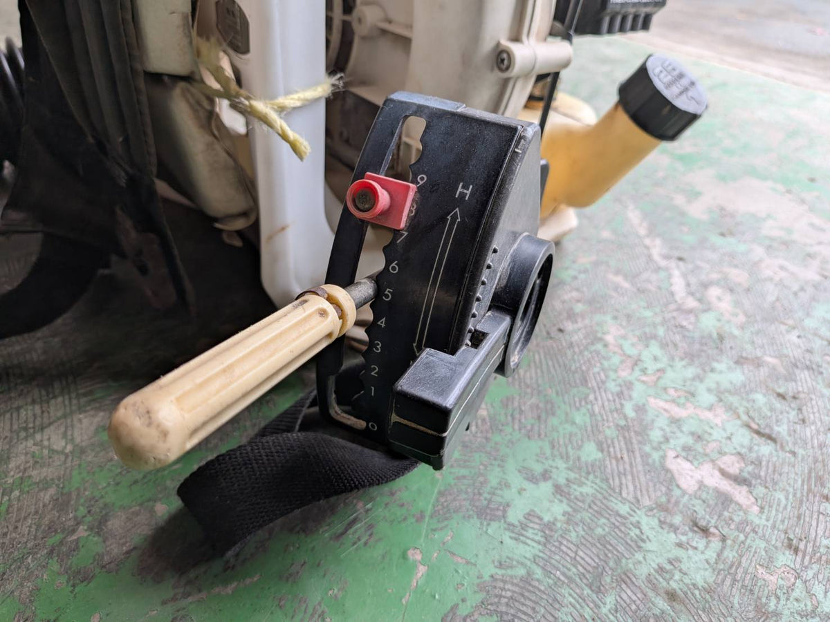 丸山　中古　背負動力散布機　MDJ60G-26