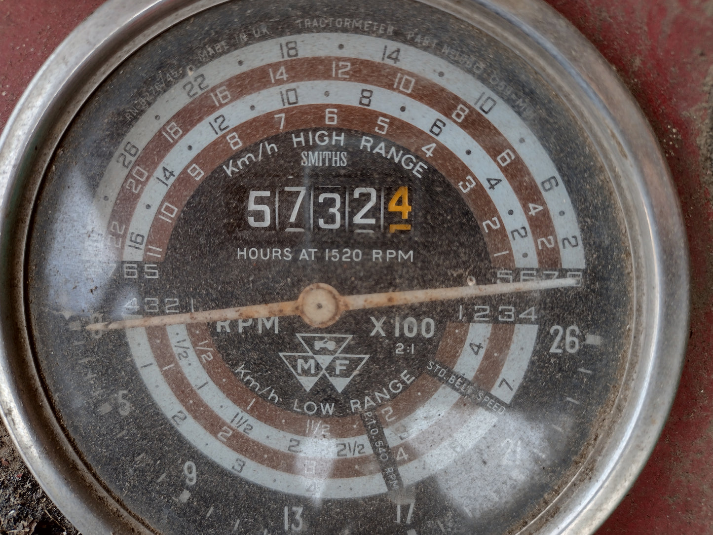 マッセイファーガソン　中古　トラクター　MF135