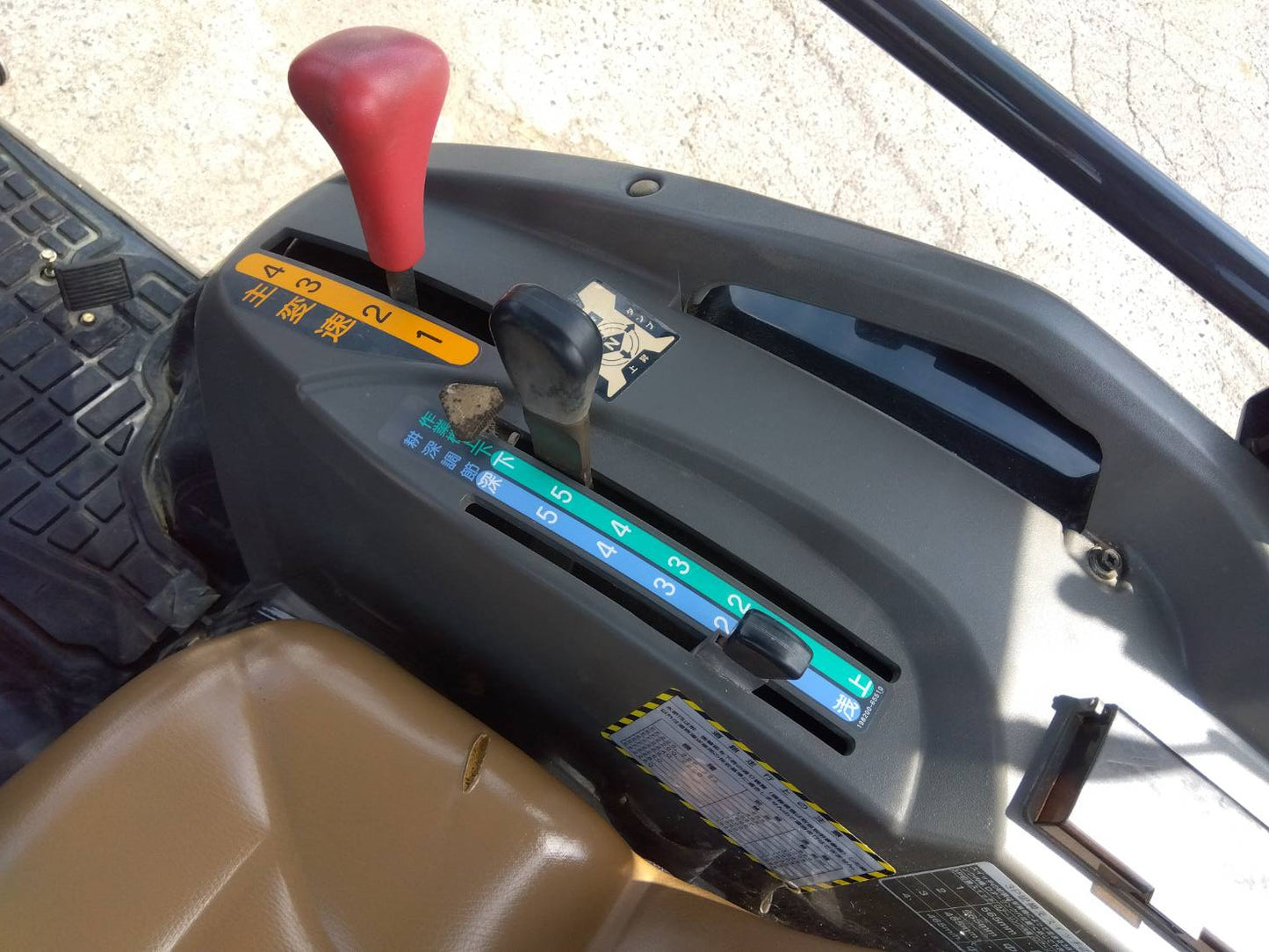 ヤンマー　中古　トラクター　28馬力　フロントローダー　EF228　