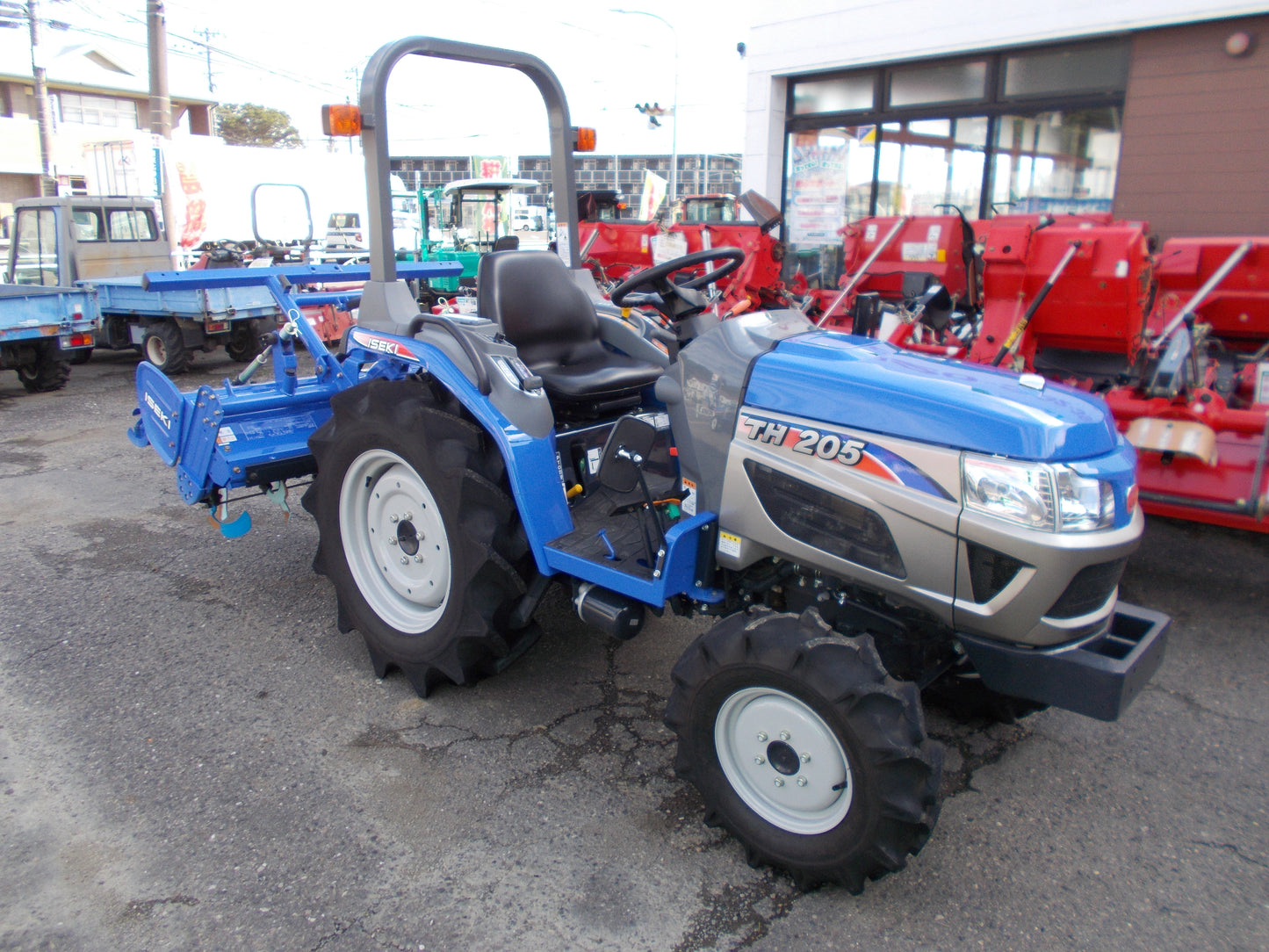 イセキ　中古　トラクター　20馬力　73時間　TH205-B