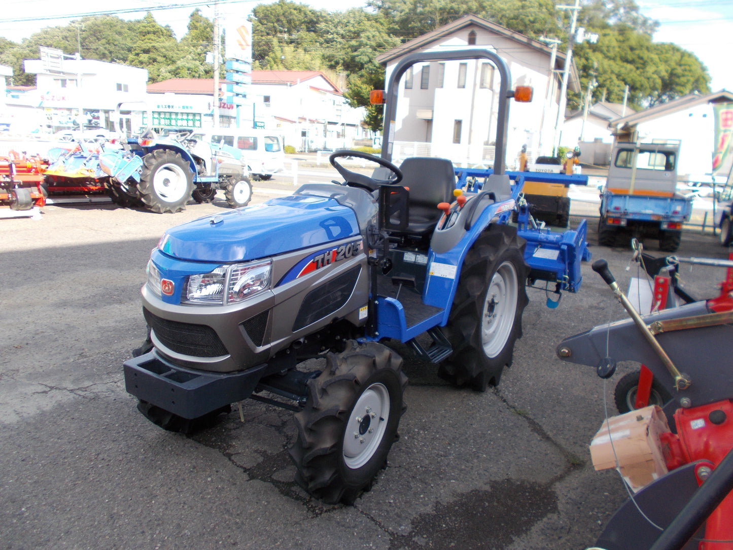 イセキ　中古　トラクター　20馬力　73時間　TH205-B