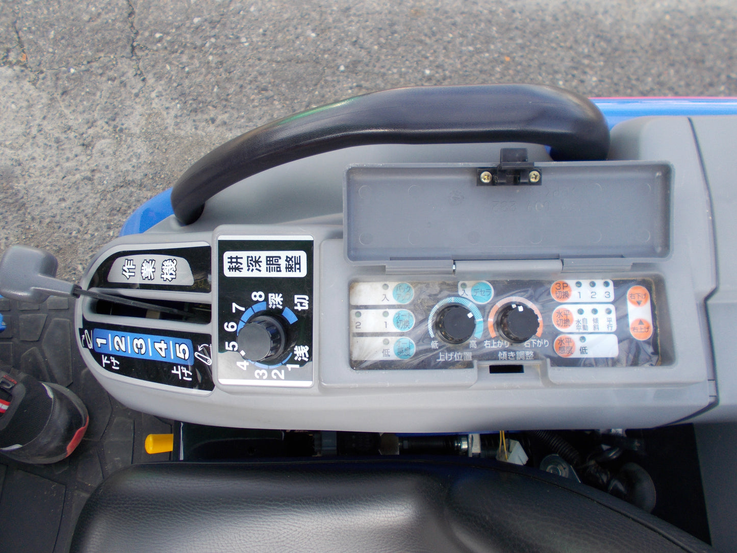 イセキ　中古　トラクター　20馬力　73時間　TH205-B