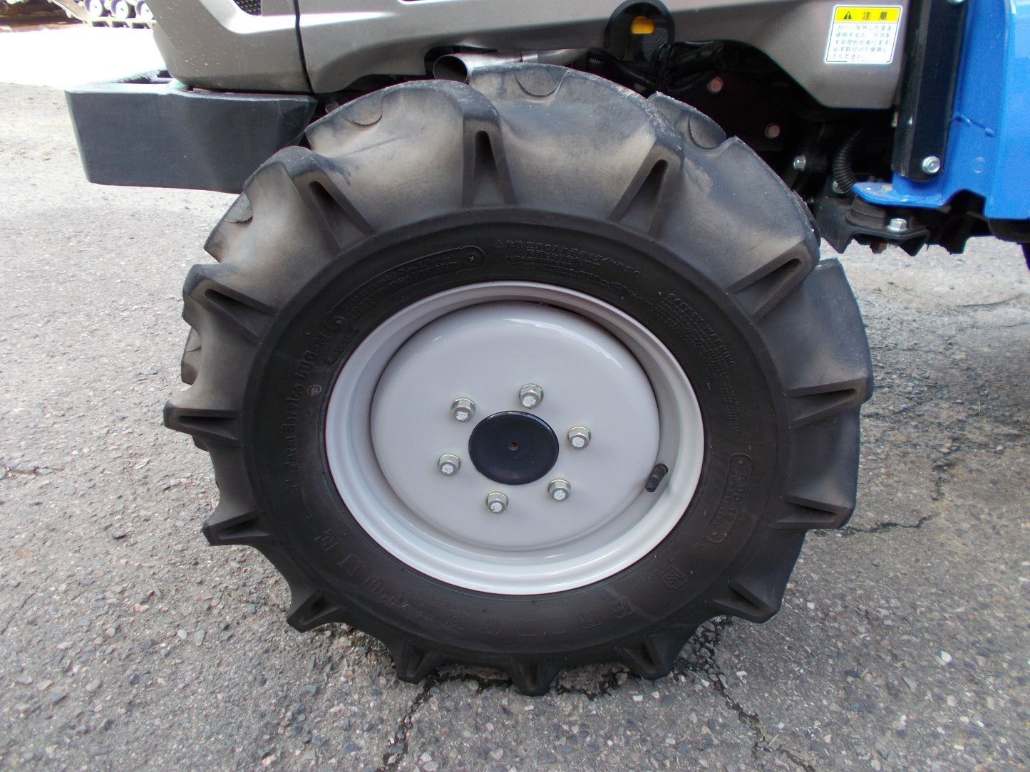 イセキ　中古　トラクター　20馬力　73時間　TH205-B