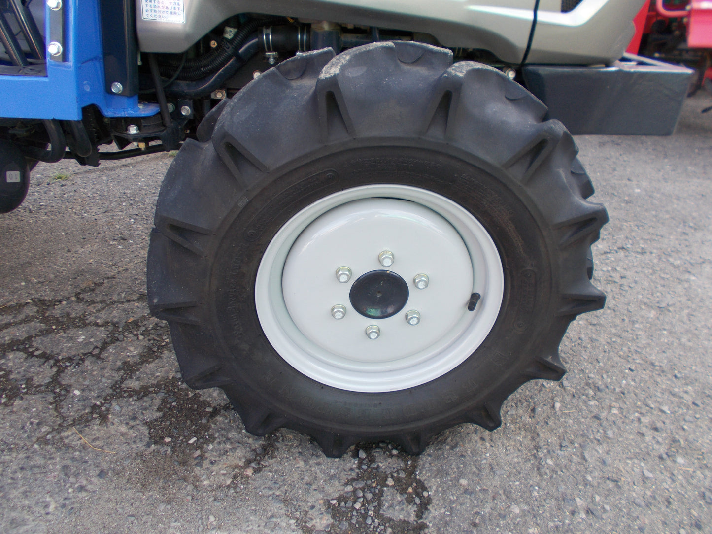 イセキ　中古　トラクター　20馬力　73時間　TH205-B