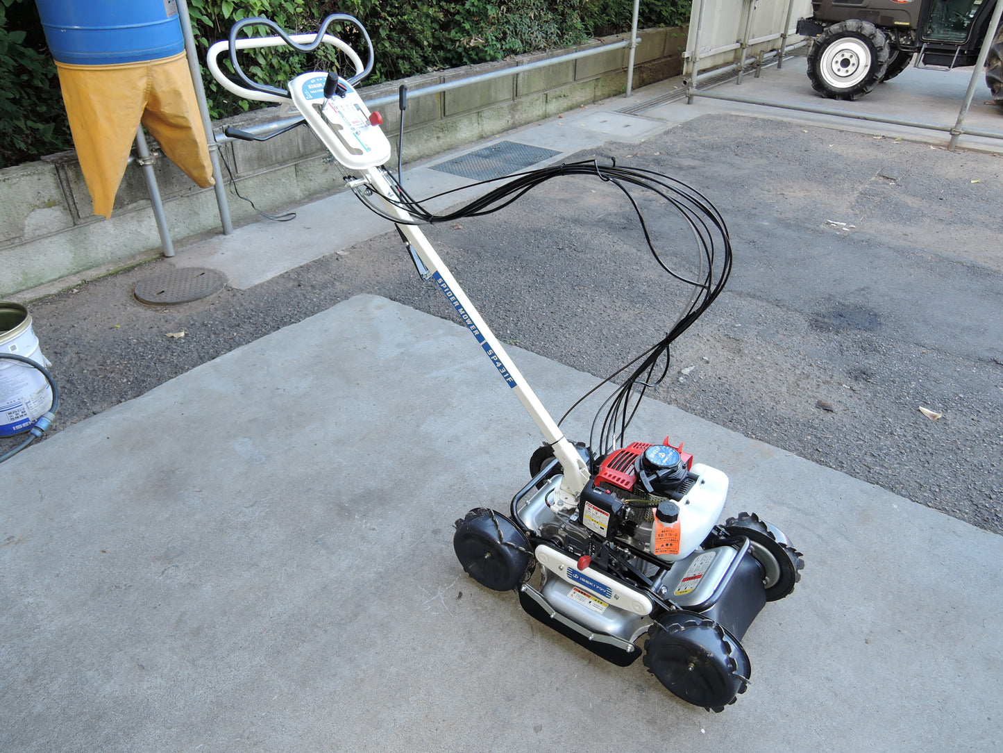 イセキ 中古 スパイダーモア 法面 自走式 草刈機 SP431F