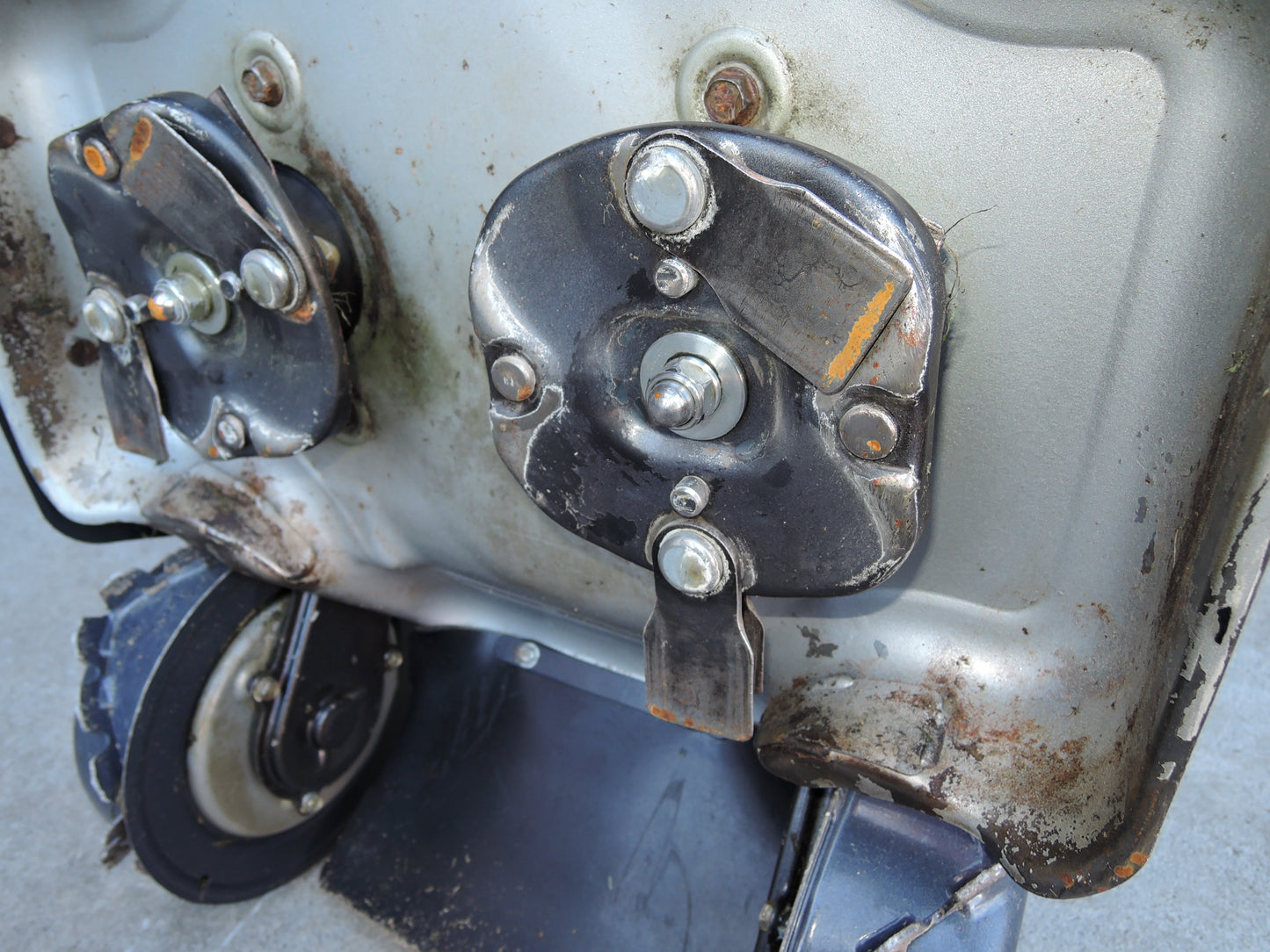 イセキ 中古 スパイダーモア 法面 自走式 草刈機 SP431F