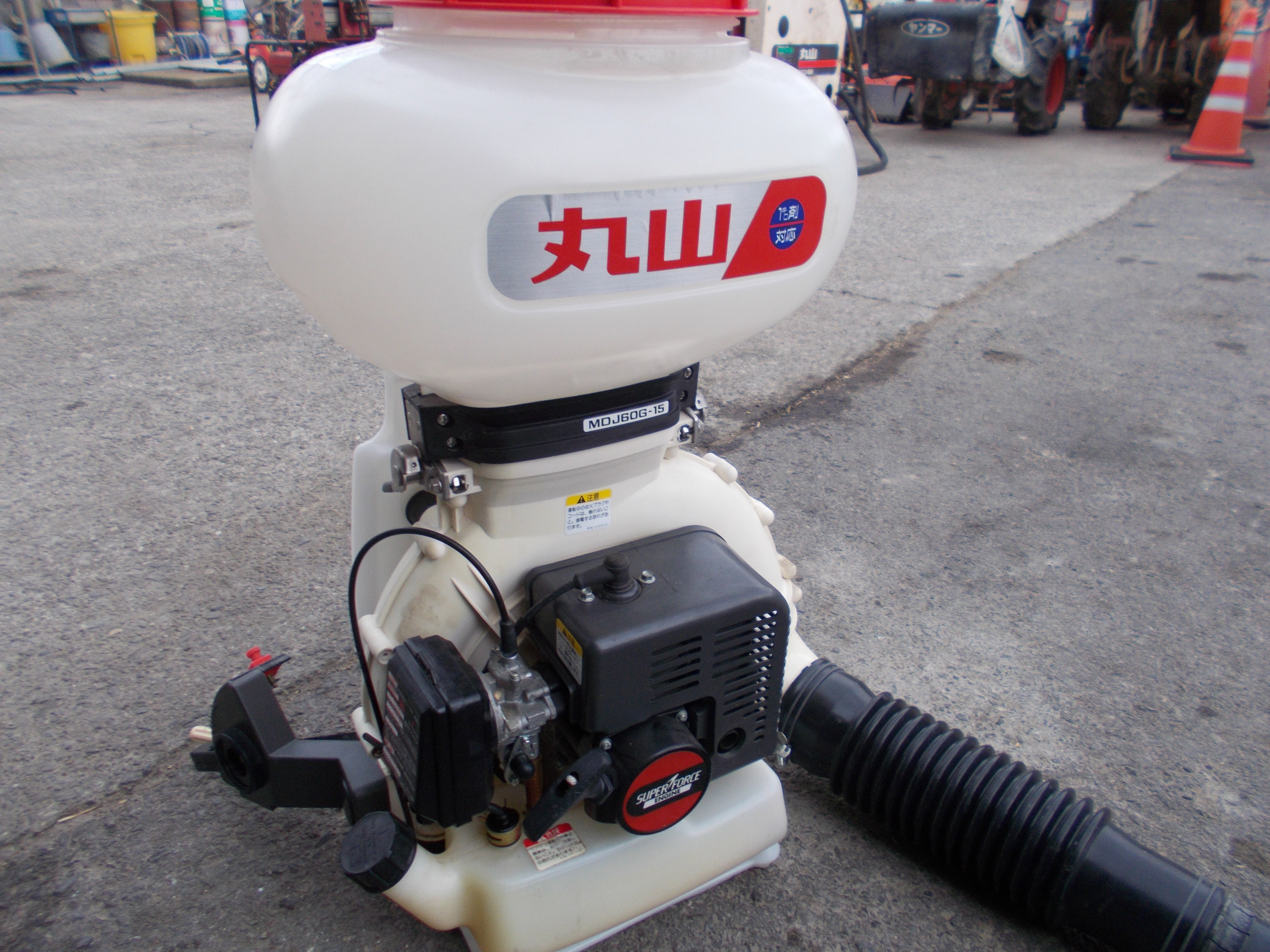 丸山背負動力散布提  MD3021-9 丸山製作所 中古 背負動力散布機 MD3021-9 排気量27.2㏄ 2サイクル