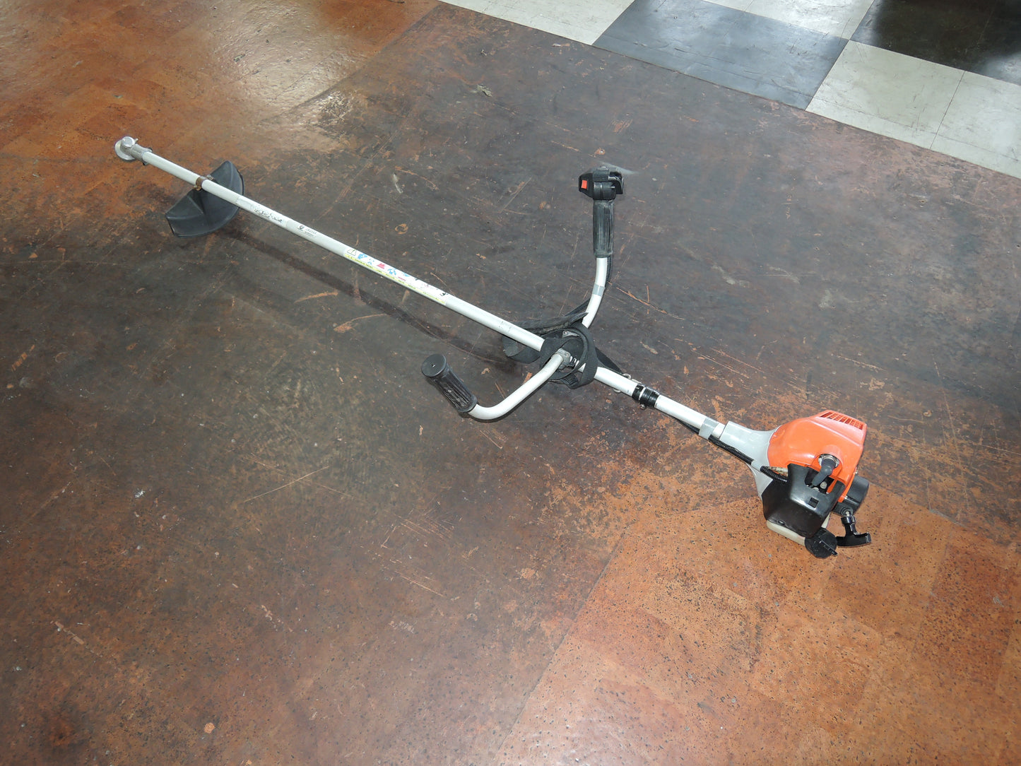マルナカ 中古 刈払い機 HM23