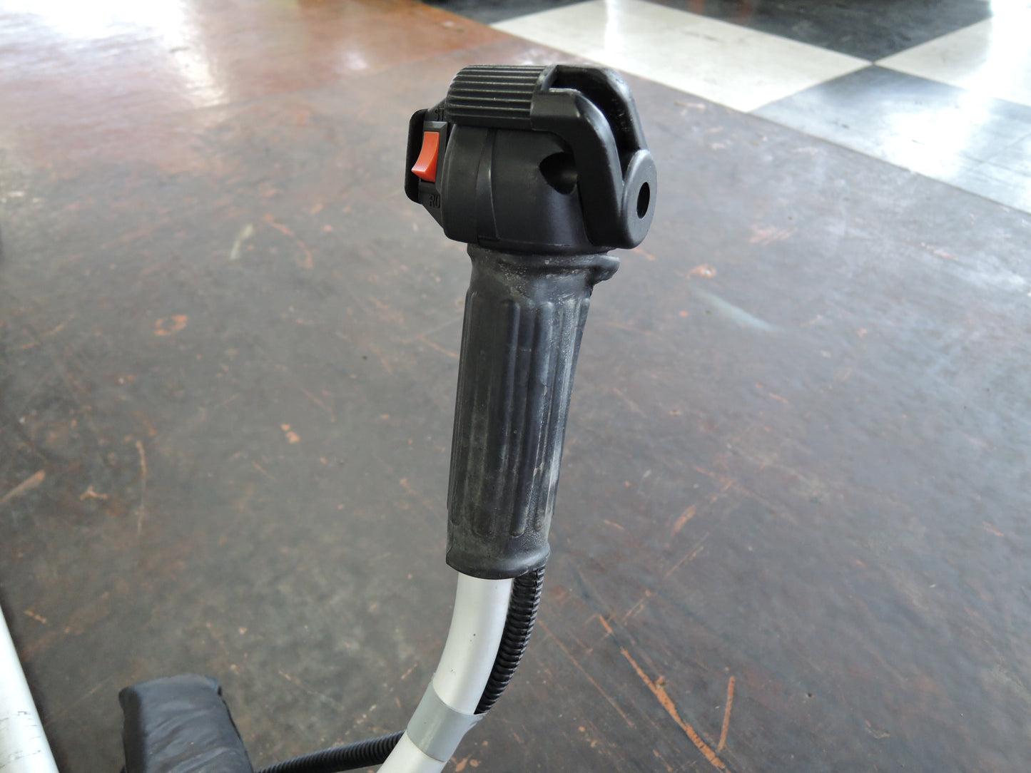 マルナカ 中古 刈払い機 HM23