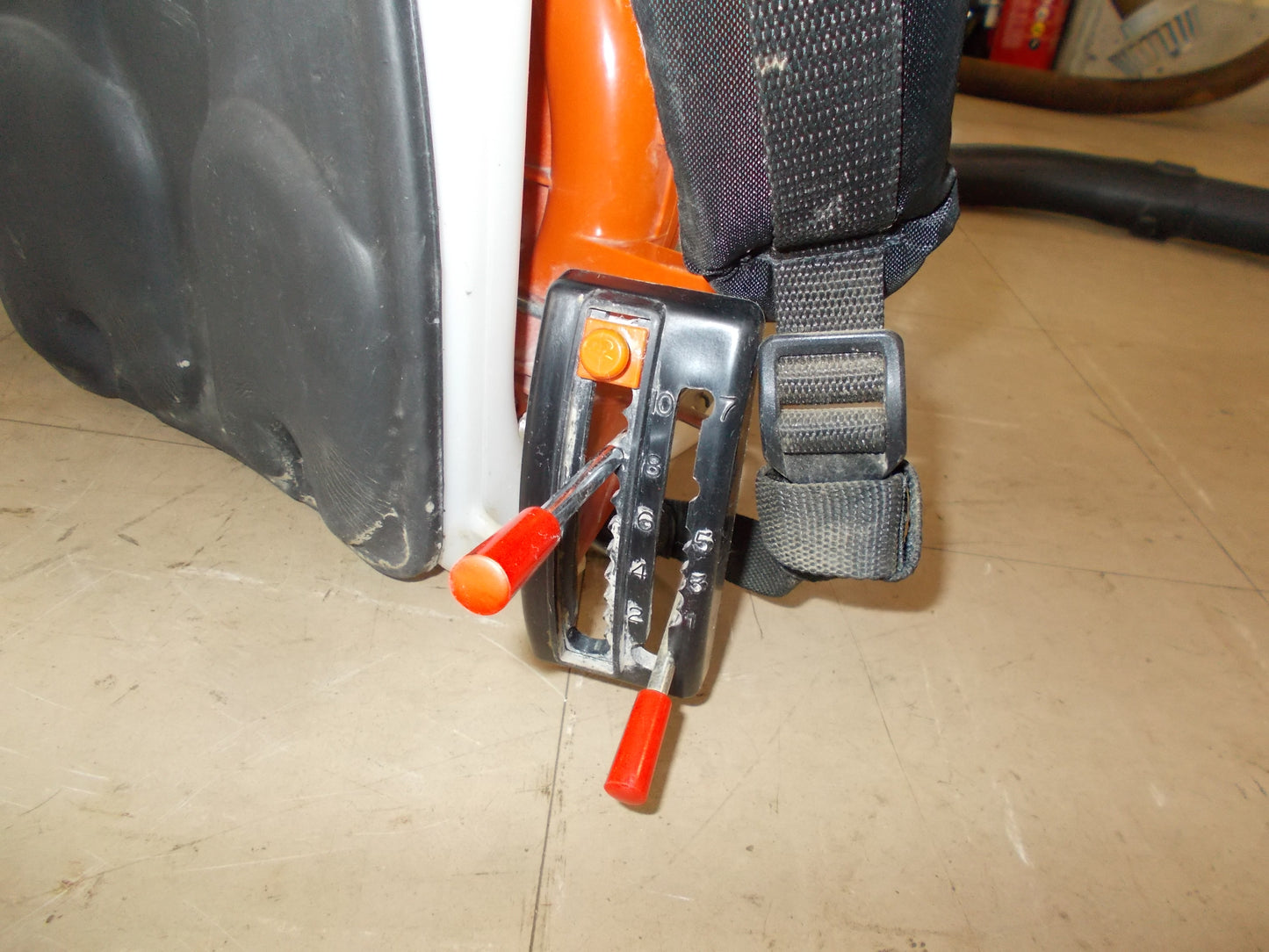 共立　中古　背負動力散布機　DME305G