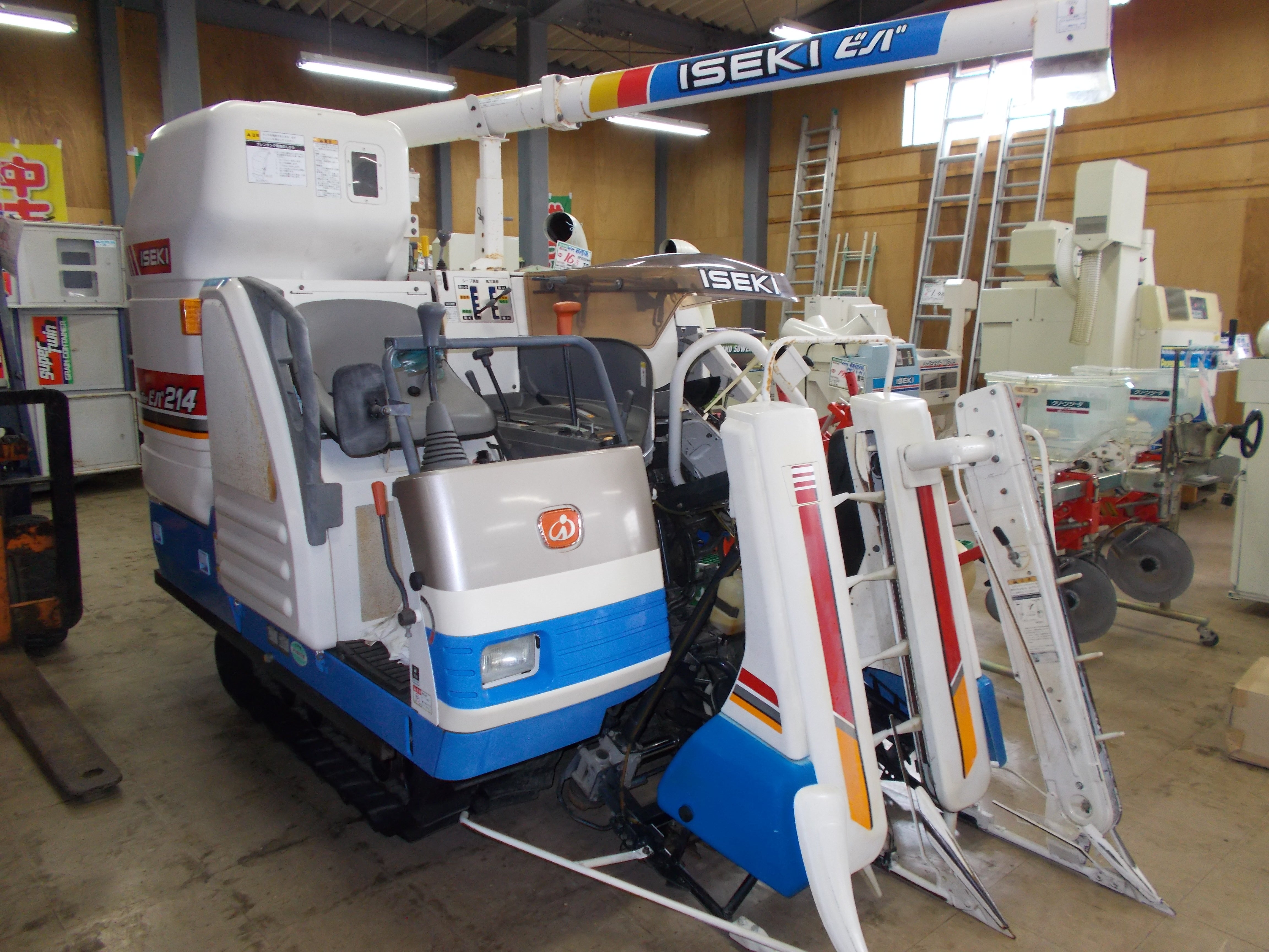 イセキ 中古 コンバインHV214GKVHWC – 農キング