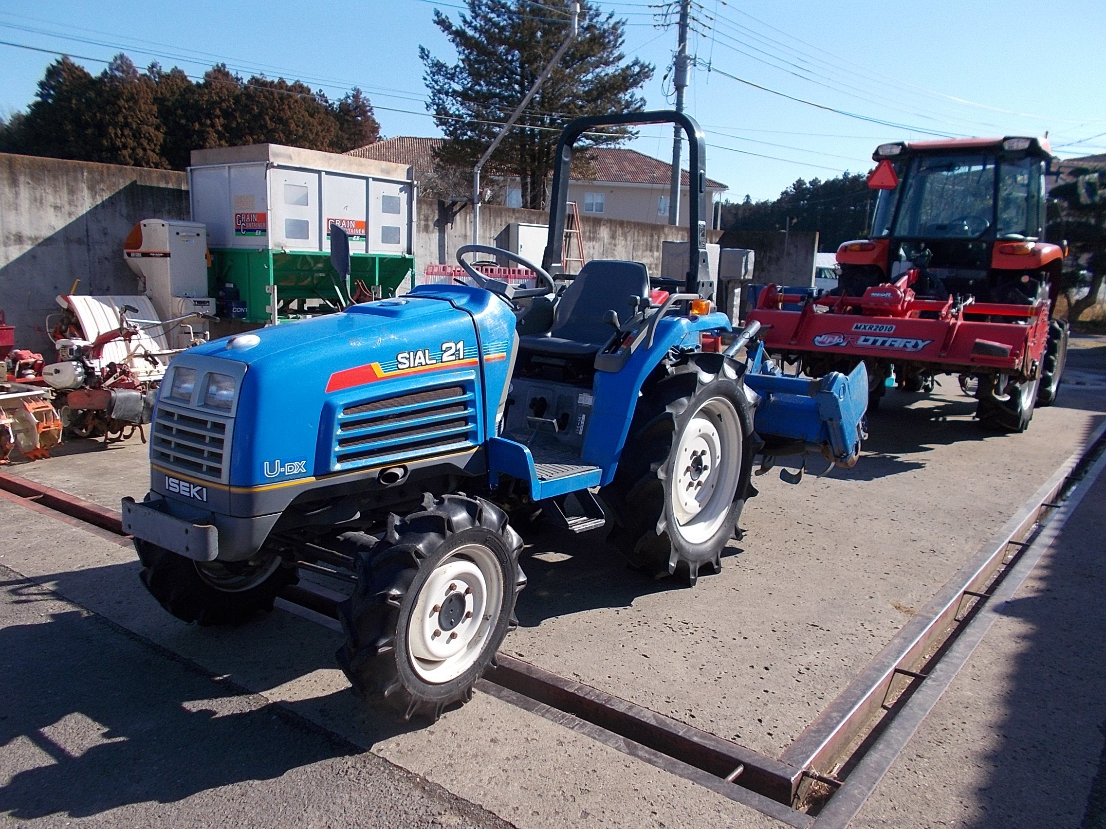 イセキTL2701F4WD 乗用型中古ディーゼルトラクター作動良好27馬力パワ