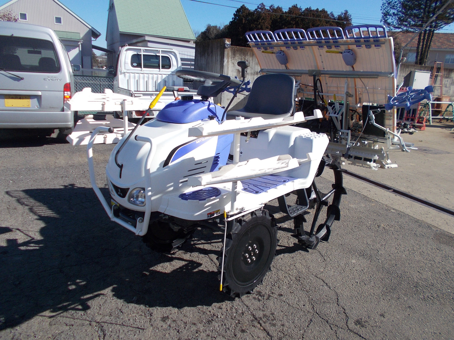 三菱　中古　田植機　LE4