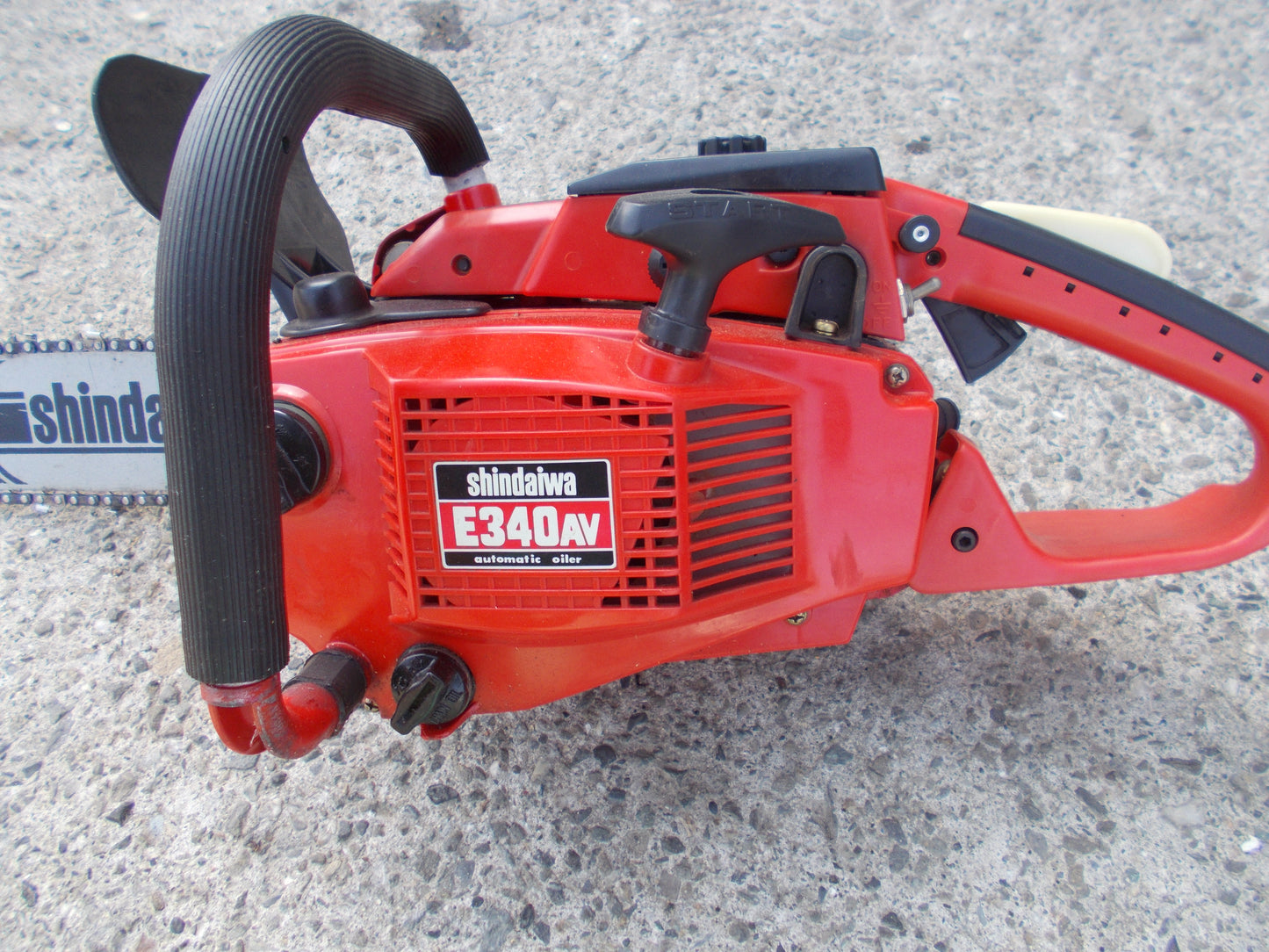 新ダイワ　中古　チェンソー　F340AV