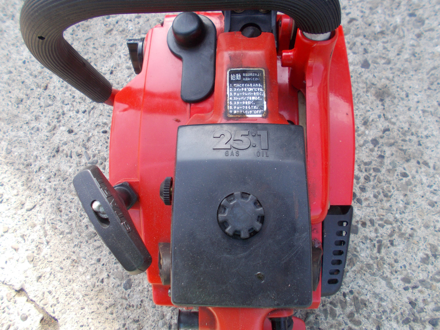 新ダイワ　中古　チェンソー　F340AV