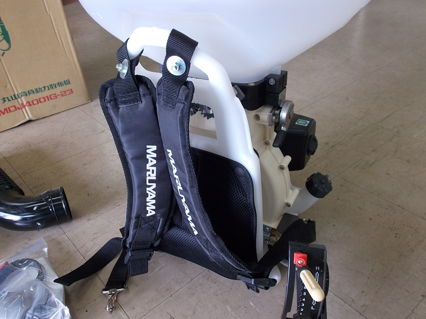丸山　中古　未使用品　動力散布機　MDJ4001G23　