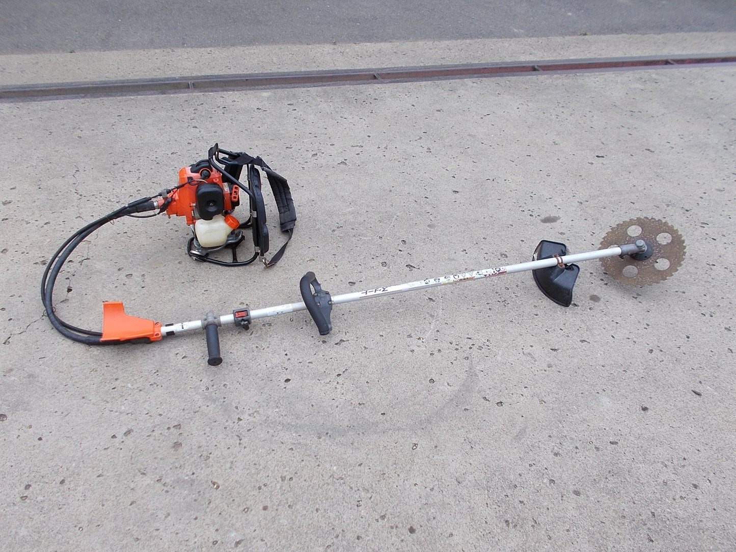 共立　中古　背負刈り払機　RME260B/A