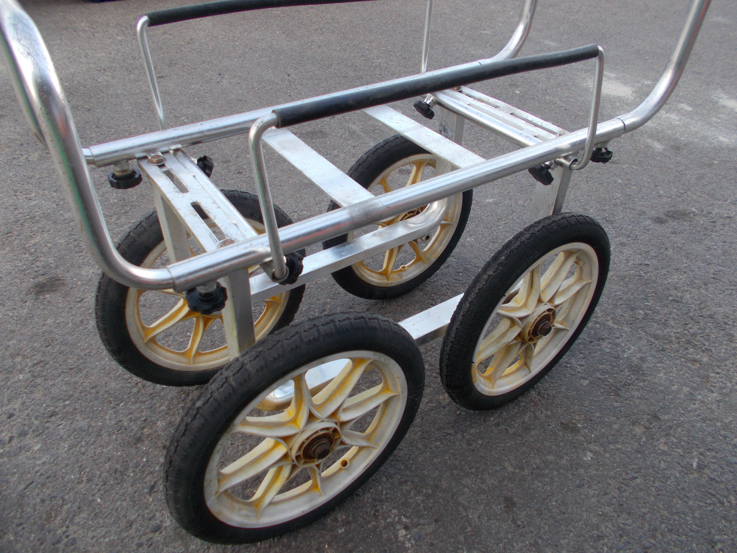 メーカー不明　中古　アルミ台車