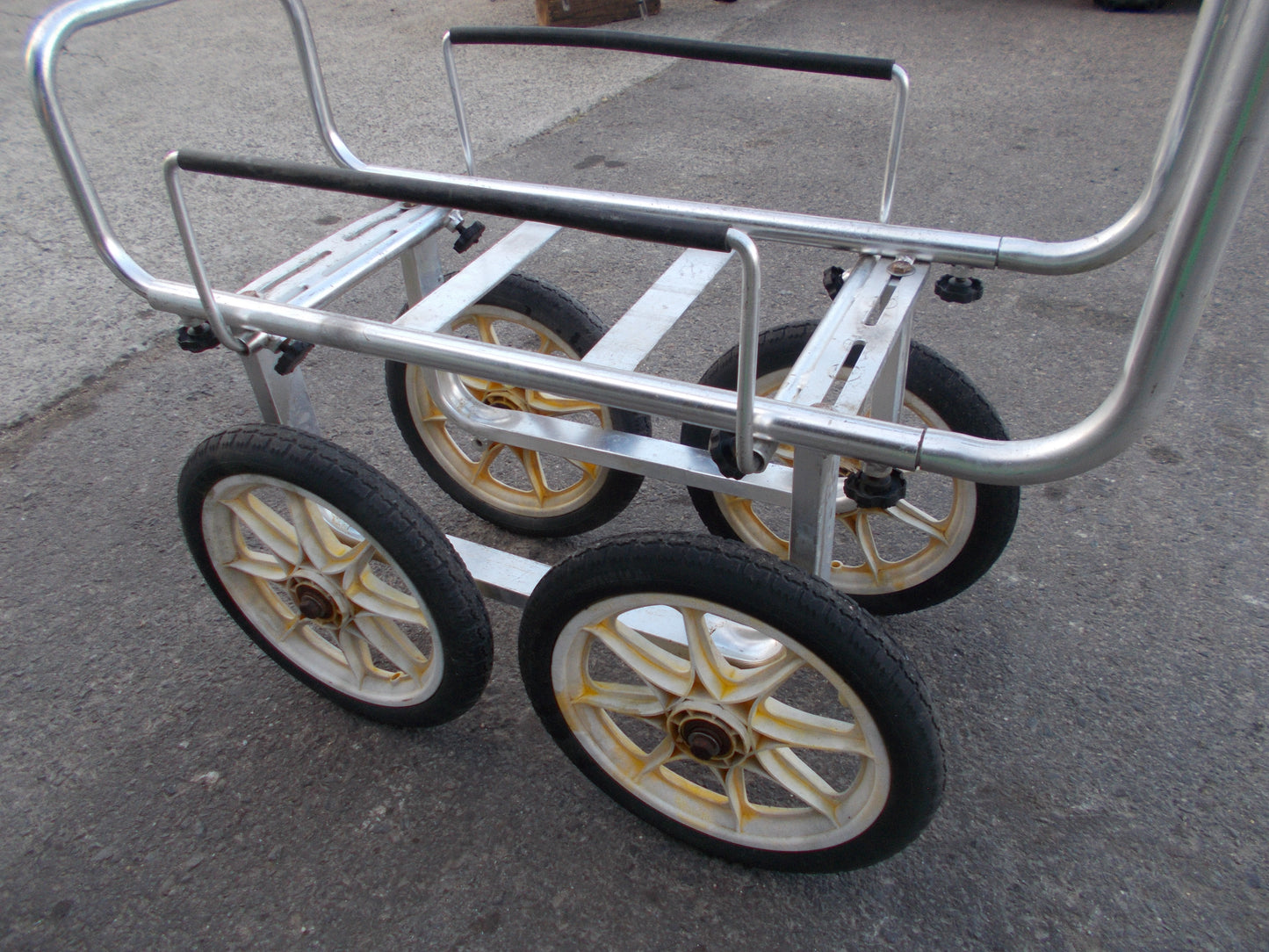 メーカー不明　中古　アルミ台車