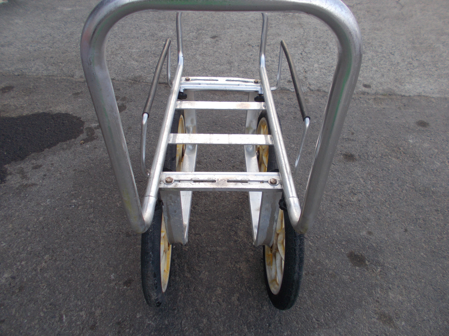 メーカー不明　中古　アルミ台車