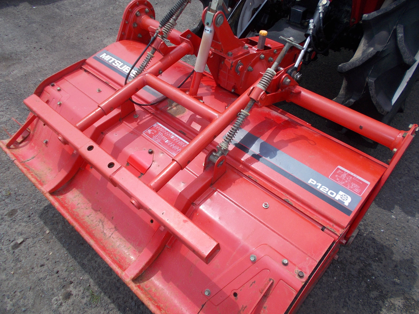 三菱　中古　トラクター　MT135