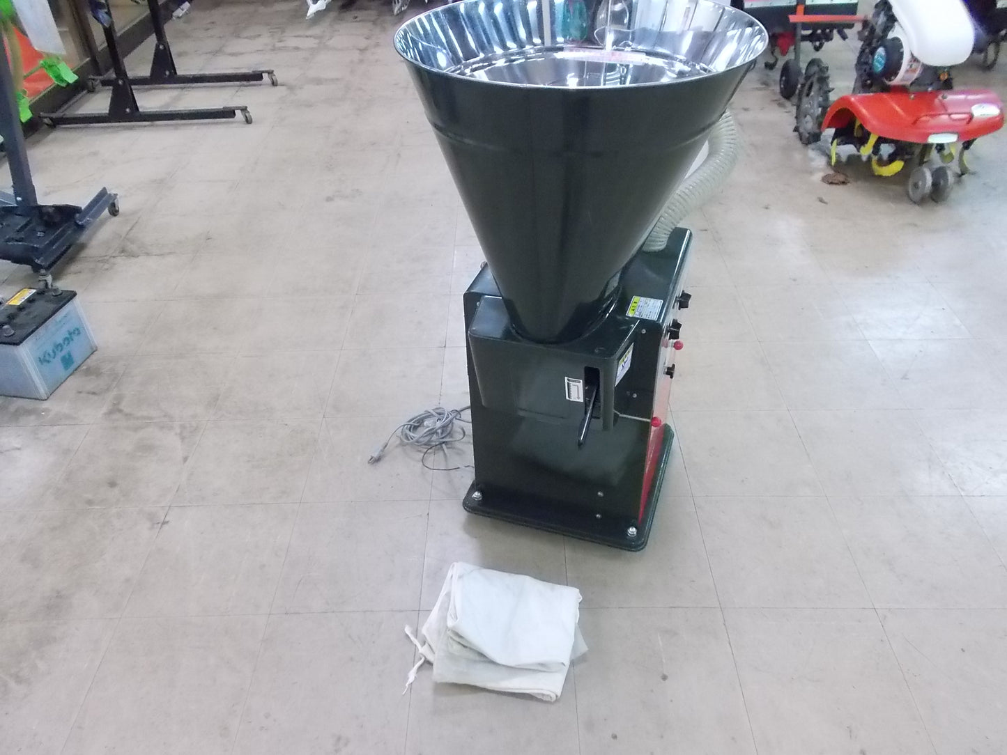 アグリテクノ矢崎㈱　中古　精米機 KM-303SA　100V