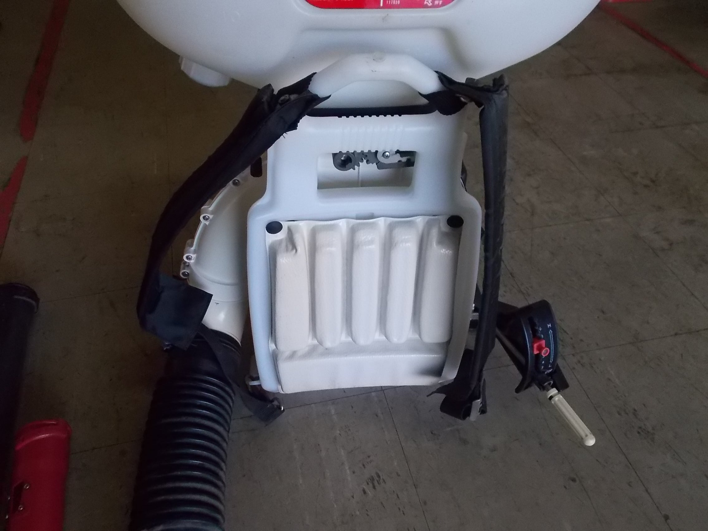 0375 丸山 背負動力散布機 AD575G-30  1キロ剤対応 背負式 動散 噴霧器 エンジン 30L薬剤タンク採用　アントレ 丸山 中古 動力散布機 AD575G-30 – 農キング