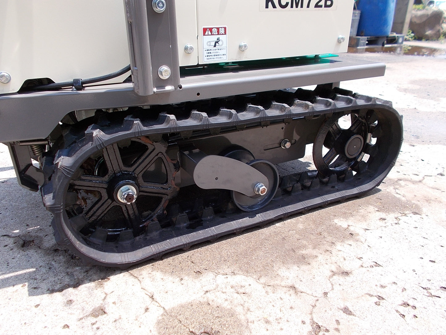 共立　中古　ウッドチッパー自走式　KCM72B　